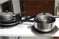 Lot of Pots/Pans & Nesting stainless steel bowls
