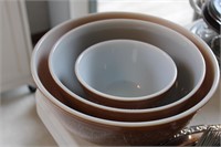 Pyrex Nesting Bowl Set-