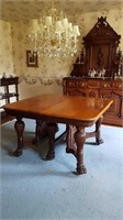 ANTIQUE OAK DINING TABLE WITH 6 CLAW FEET