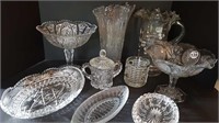 ASSORTMENT OF GLASS PIECES