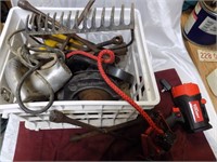 crate with air pump saw
