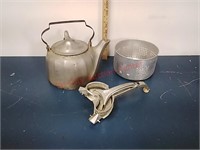 Wagner Ware tea pot & Mouli Salad Maker