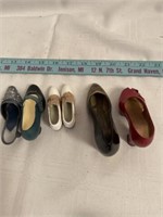 B) Collection of decorative mini shoes