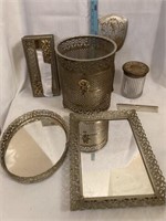 (B) Gold Gilt Metal Vanity items
