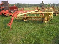 NEW HOLLAND 258 HAY RAKE