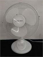 Airworks 3-Setting Rotating Electric Desk Fan
