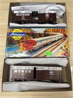 2 Ho Scale Train Cars