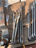 SET OF WRENCHES