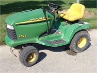 John Deere Tractor LT133