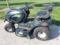 Yardworks Lawn Tractor