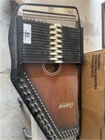 Autoharp made by Oscar Schmidt