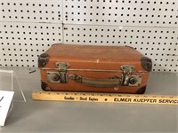 VINTAGE SUITCASE - SMALL