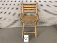 CHILDS FOLDING CHAIR