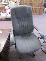 Nice Rolling Office Chair