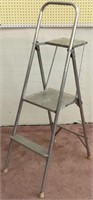 Aluminum Step Ladder