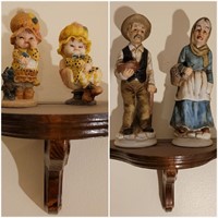 2 Small Shelves w/ 4 figurines