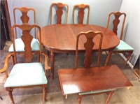 BROYHILL FURNITURE CHERRY TABLE & CHAIRS