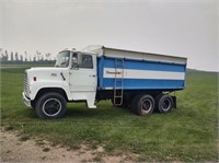 1975 Ford 600 Grain Truck