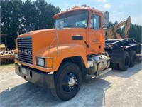 2001 MACK CH613 T/A ROAD TRACTOR, 1M1AA12Y61W14142