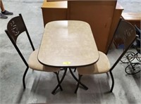 CAFE TABLE/2 CHAIRS