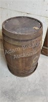 Vintage wooden keg, 13 in diameter x 21 inches