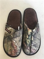 New Men's Size M 9/10 Mossy Oak Slippers