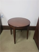 Round end table