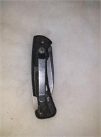 Buck knife with clip