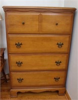 Vintage Maple chest of drawers by Sumter Cabinet
