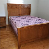 Modern Queen bed w like new mattress