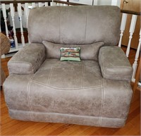 Power recliner chaise like new electric