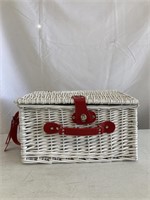 WOVEN PICNIC BASKET WITH CUTLERY, PLATES, & CUPS