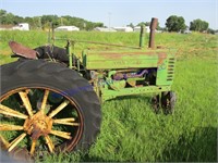 JD "B" TRACTOR