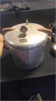 National pressure cooker