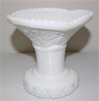 Milk glass bowl / pedestal