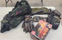 Camo Duffle w/ 3pr Gloves and Handwarmers