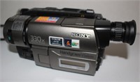 Sony Handycam np-f550 appears complete
