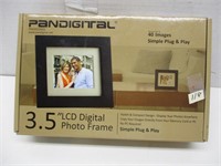 3.5 LCD Digital Photo Frame