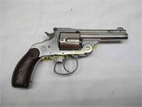 SMITH AND WESSON REVOLVER