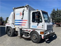 2001 Johnston 400 Street Sweeper