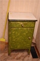 CABINET WITH REMOVEABLE TOP