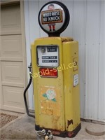 Antique White Rose Gas Pump