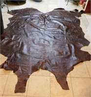 Crocodile Stamped Full Leather Cowhide.