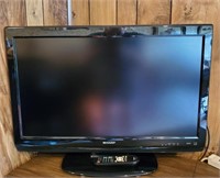 Sharp TV. 32in with remote
