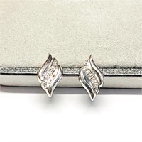 $1000 10K  Diamond(0.05ct) Earrings