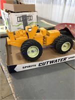 YELLOW 4WD TOY TRACTOR, NOT COMPLETE
