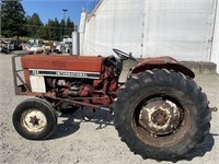 International 384 Tractor