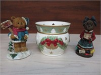 Christmas Vase & 2 Bears