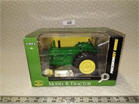 Ertl Model R John Deere 1:16 Tractor