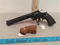 Colt python 357 mag revolver pistol gun,